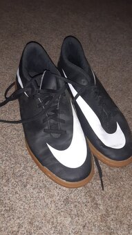 Sálová obuv - NIKE - EUR 42,5 - 2