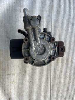 Vysokotlaké čerpadlo VW - Škoda 1.6 TDI 03L130755E - 2