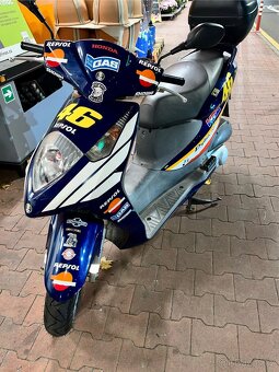 Prodám skútr Honda Dylan 150 - 2