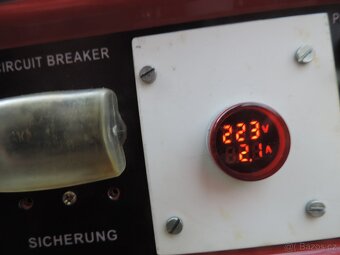 Malá spolehlivá elektrocentrála 220V, 1200/1000W - 2