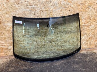 ČELNÍ OKNO ŠKODA SUPERB 1 - 2