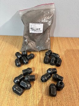 20x matice kol Hyundai Tucson - 2