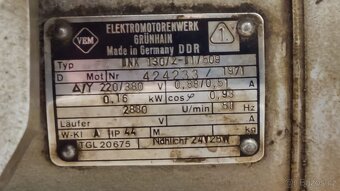 průmyslový šicí stroj zn. Minerva 72112-101. Moto - 2