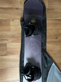 Snowboard + přilba + boty - 2