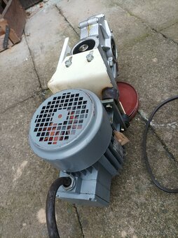 Prodám motor s převodovkou z mandlu - 2