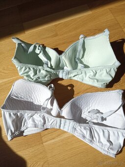 Prodám dívčí podprsenky. F&F - 2