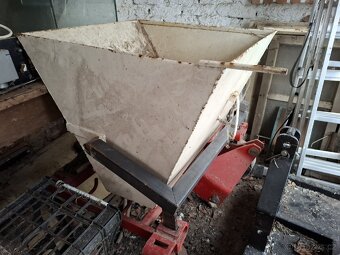 malotraktor pracovní výklopná bedna - 2