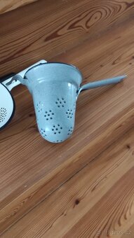 Smaltované cedníky - 2