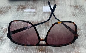 SLUNEČNÍ BRÝLE - BENETON - 2