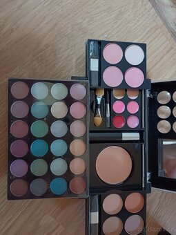 Velká rozkládací make-up sada - 2