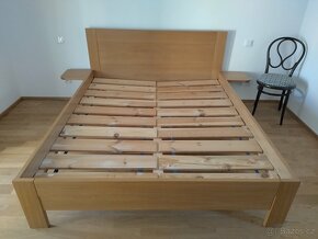 Dubová postel z masivu - 2