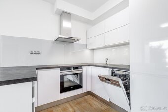 Moderní stylový byt 2+kk, 53m2+42m2, rezidence DOCK, Praha 8 - 2
