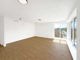 Moderní byt 3+kk s balkonem, parkovacím stáním a zahradou, l - 2