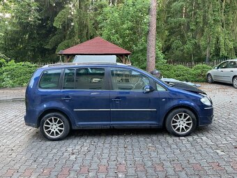 Volkswagen Touran - 2