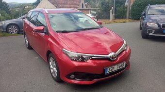 Toyota Auris Kombi 1.6 benzín - 2