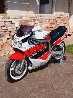 SUZUKI GSX-R 750 - 2