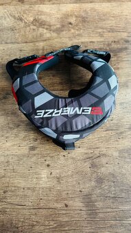 Dětský krční chránič Emerze EM12 black/graphite - 2