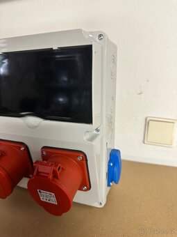 Zásuvková skříň jištěná 2x400V 2x230V - 2