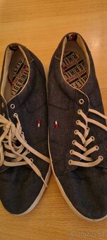 Tommy Hilfiger - 2