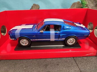 prodám nový model 1:18 shelby GT 500KR - 2
