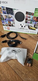 Xbox series S 512GB v záruce - 2