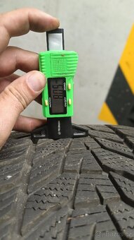 235/40/19 235/40 r19 - 2