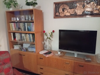 okolí PRAHY ZDARMA obývací stěna do malého bytu - 2