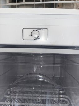 Candy Mrazák 64 L - 2