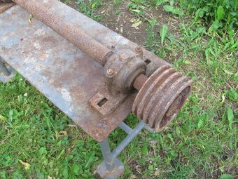 Hřídel s řemenicí - 2