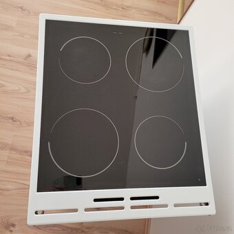 Volně stojící sporák s troubou zn. Mora - 2