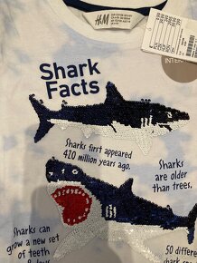 Nenošené tričko se žraloky vel. 122/128 - 2