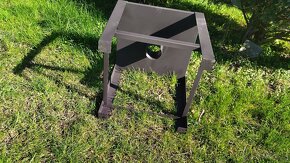 Podstavec k udírně - 2