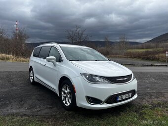 Chrysler Pacifica - 2