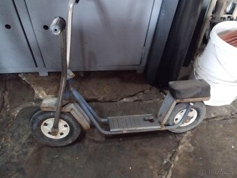 Retro koloběžka - 2