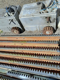 Hřeben na vrata plastový - 2