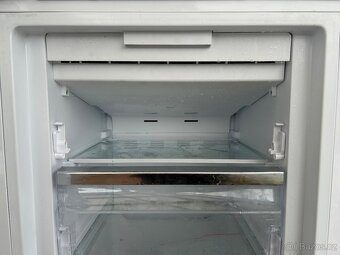 Vestavny mrazak - 2