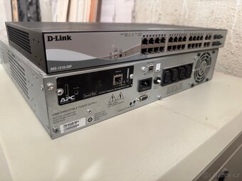 racková skříň 18U – UPS, PoE switch - 2