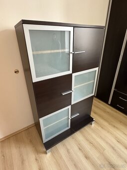 Černá skříň - 2