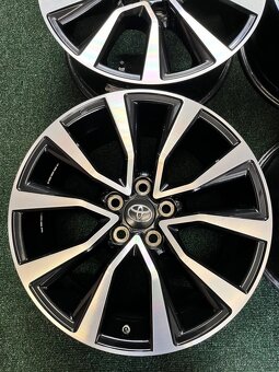 5x114,3 R18 Originál Alu Toyota Highlander 2021 + senzor - 2