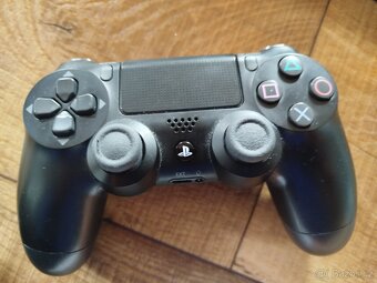 PlayStation 4 vyborny stav - 2