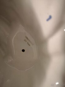 Porcelánová plastika Royal Dux sedící ženy - 2