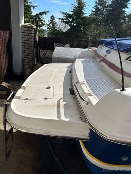 Motorovy clun Chaparral 24 Bowrider - 2