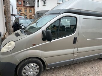 Opel Vivaro 2,5 CDTI 107kw L2H2 obytny webasto postel - 2