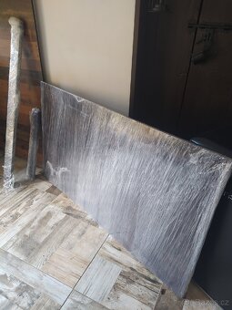 VELKÝ STŮL 160x90 A TŘI ŽIDLE PĚKNÉ - 2