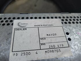 Prodám na Ford fiesta rok 2004 orig.radio - 2