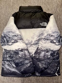 The North Face bunda s motivem hor - 2