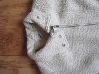 Kabát zn. HM, vel. M/38, kvalitní, 50% vlny - 2