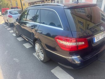 Mercedes E 250 4 matic 4x4 , max výbava, top stav - 2