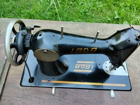 Šicí stroj LADA - 2