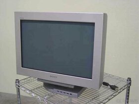 KÚPIM 24" CRT Monitor SONY GDM-FW900 / HP / SUN / SGI - 2